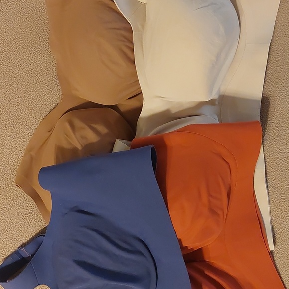 SOLD Evelyn and Bobbie bundle xl (4) beyond bras. - Picture 1 of 13